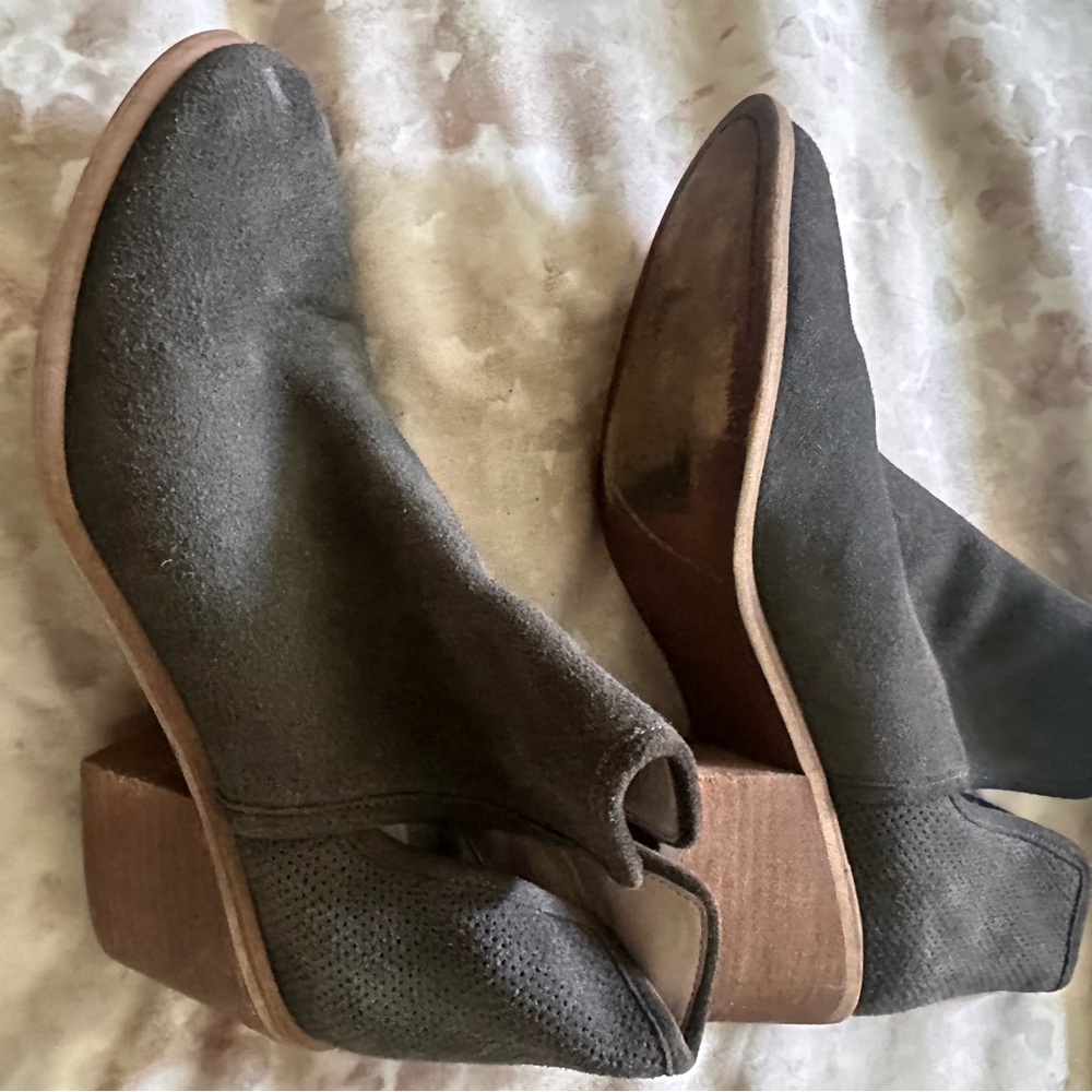 Hinge Black and Brown Ankle Booties